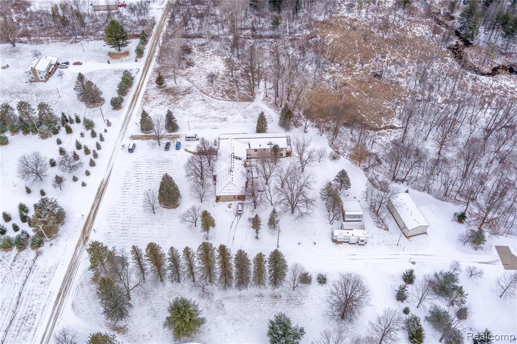 320 Dockham Road Columbiaville, MI 48421 - Photo 4 of 46