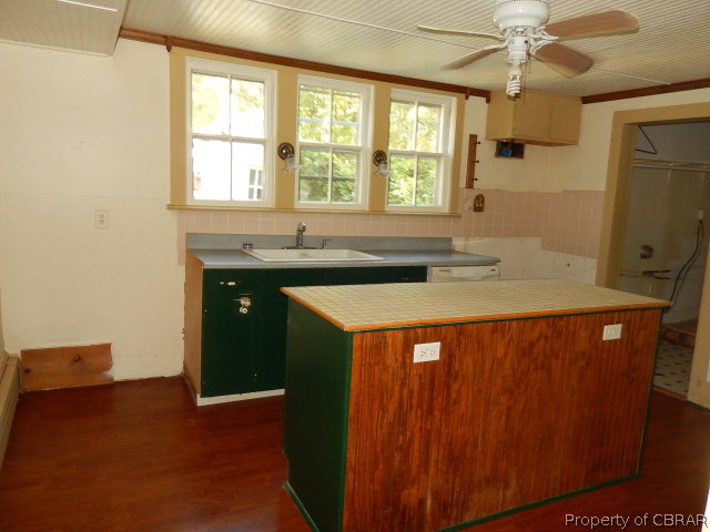 676 North River Road Bohannon, VA 23021 - Photo 10 of 30 Kitchen