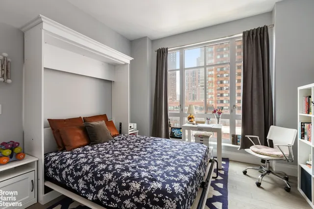 $3,790,000 | 200 East 95th Street, Unit 8C | Upper East Side