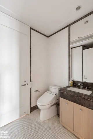 $3,790,000 | 200 East 95th Street, Unit 8C | Upper East Side