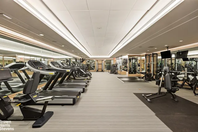 $3,790,000 | 200 East 95th Street, Unit 8C | Upper East Side