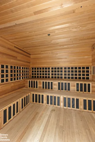 $3,790,000 | 200 East 95th Street, Unit 8C | Upper East Side