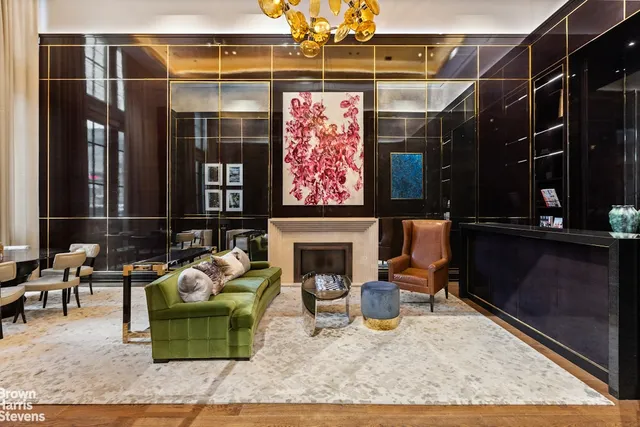 $3,790,000 | 200 East 95th Street, Unit 8C | Upper East Side