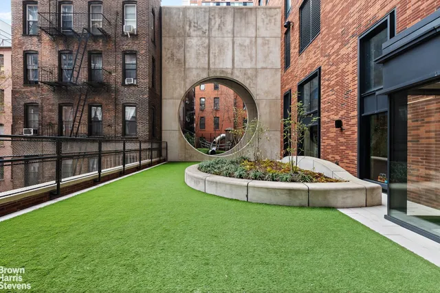 $3,790,000 | 200 East 95th Street, Unit 8C | Upper East Side