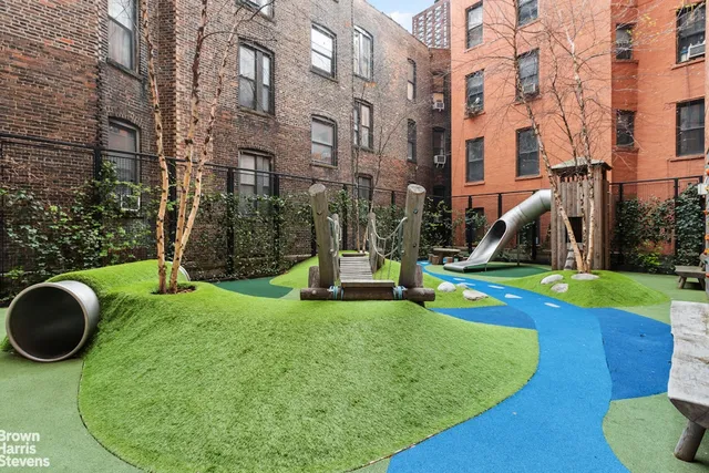 $3,790,000 | 200 East 95th Street, Unit 8C | Upper East Side