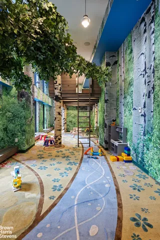 $3,790,000 | 200 East 95th Street, Unit 8C | Upper East Side