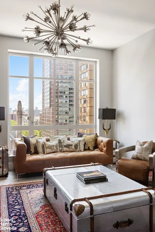 $3,790,000 | 200 East 95th Street, Unit 8C | Upper East Side