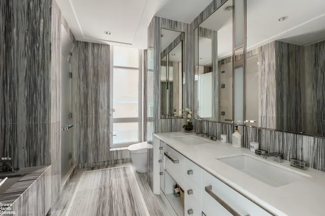 $3,790,000 | 200 East 95th Street, Unit 8C | Upper East Side