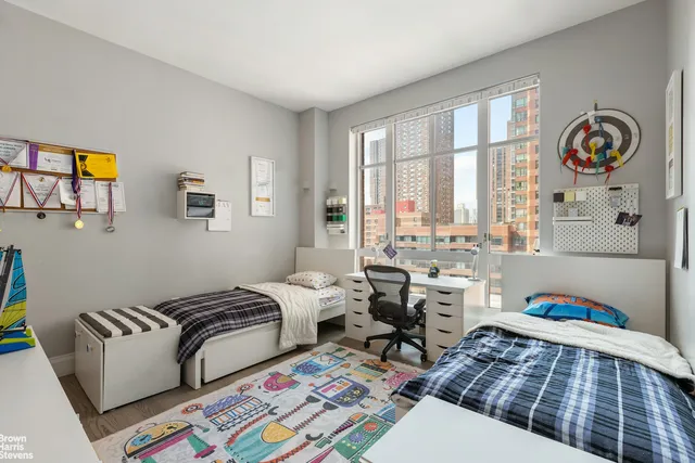$3,790,000 | 200 East 95th Street, Unit 8C | Upper East Side