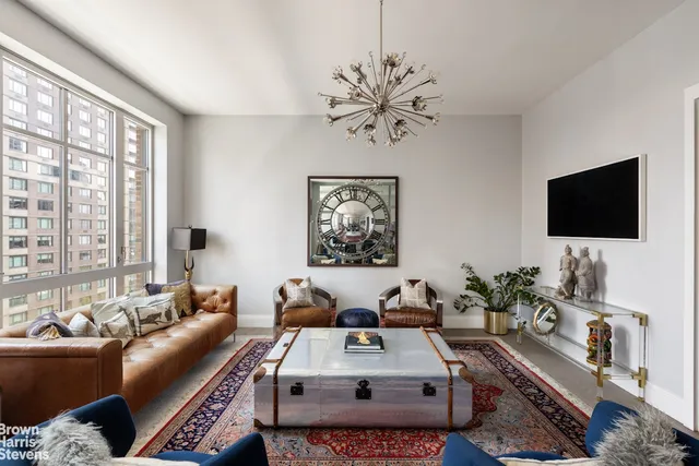 $3,790,000 | 200 East 95th Street, Unit 8C | Upper East Side