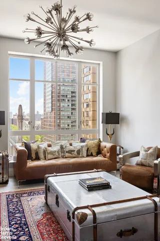 $3,790,000 | 200 East 95th Street, Unit 8C | Upper East Side