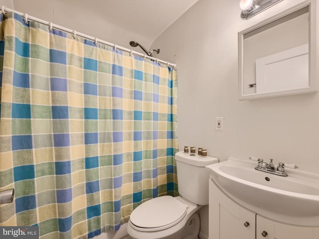 3140 Baybriar Road Dundalk, MD 21222 - Photo 6 of 11 Full Bathroom