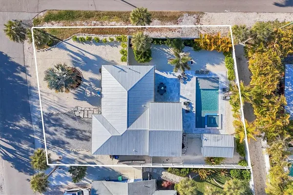 $1,770,000 | 270 Gladiolus Street, Anna Maria, FL 34216