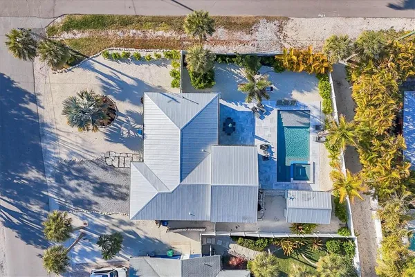 $1,770,000 | 270 Gladiolus Street, Anna Maria, FL 34216