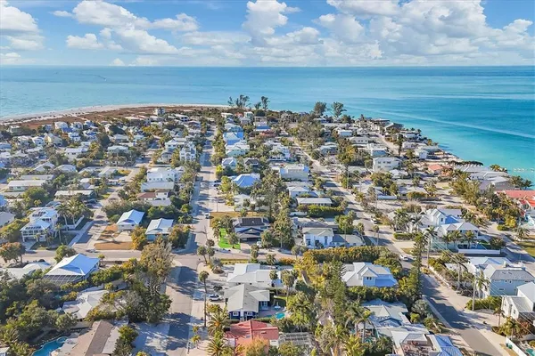 $1,770,000 | 270 Gladiolus Street, Anna Maria, FL 34216