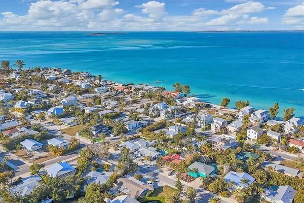 $1,770,000 | 270 Gladiolus Street, Anna Maria, FL 34216