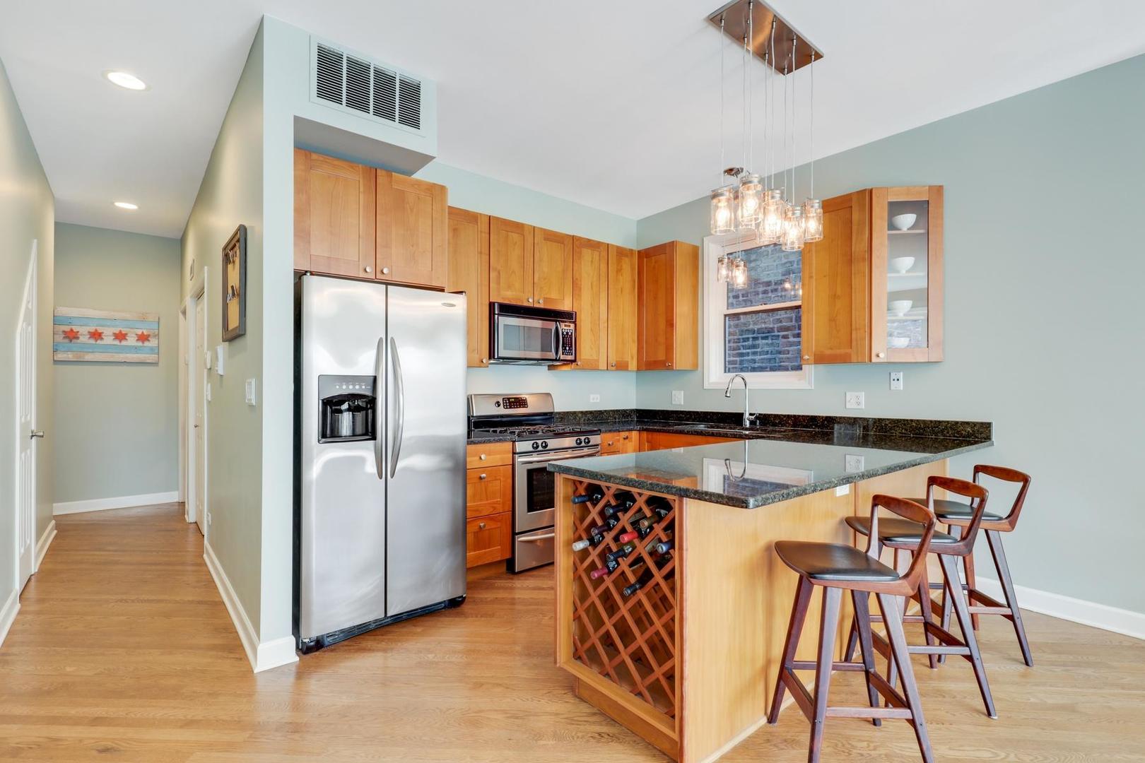 2616 West Rice Street, Unit 2 Chicago, IL 60622 - Photo 2 of 18