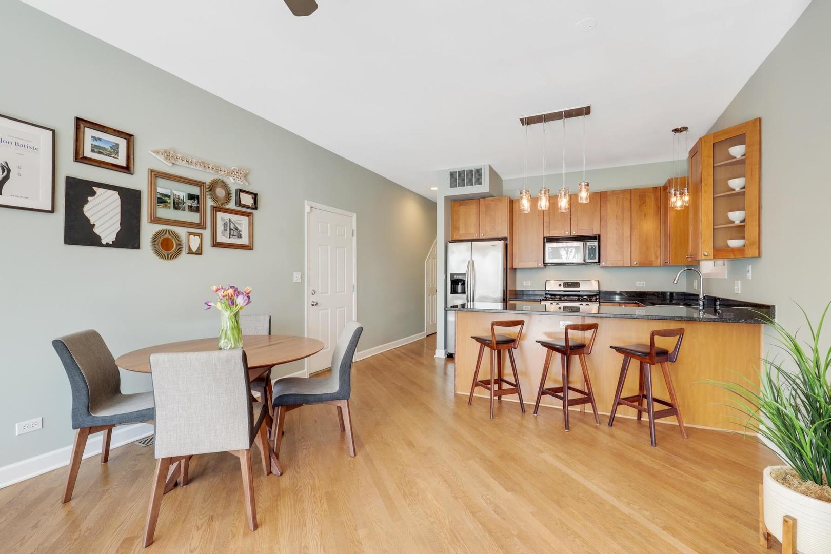 2616 West Rice Street, Unit 2 Chicago, IL 60622 - Photo 4 of 18