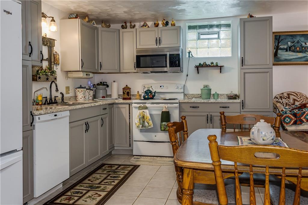 1597 Keystone Park Road New Alexandria, PA 15670 - Photo 18 of 25 Lower Level In-Law Suite