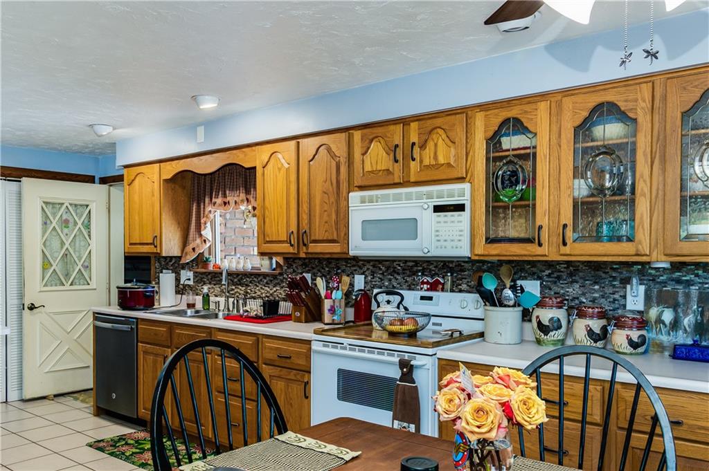1597 Keystone Park Road New Alexandria, PA 15670 - Photo 3 of 25 Gallery Image 3