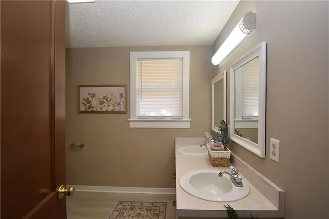 $220,000 | 6856 Esler Field Road, Pineville, LA 71360