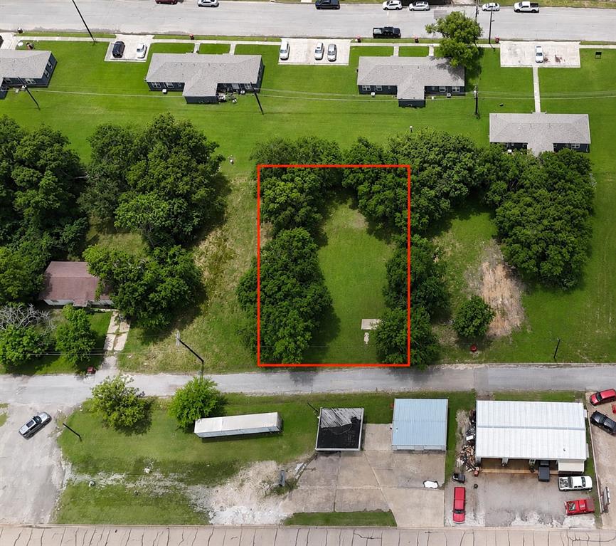 810 East 3rd Street Bonham, TX 75418 - Photo 3 of 4