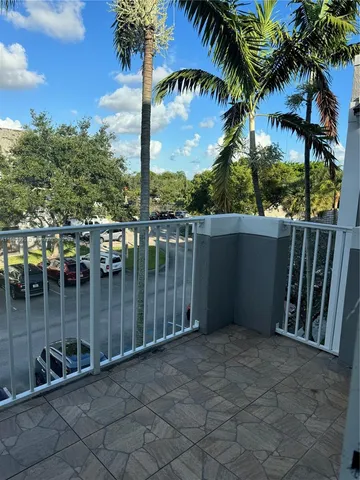 $282,000 | 720 Southwest 111th Avenue, Unit 307, Pembroke Pines, FL 33025