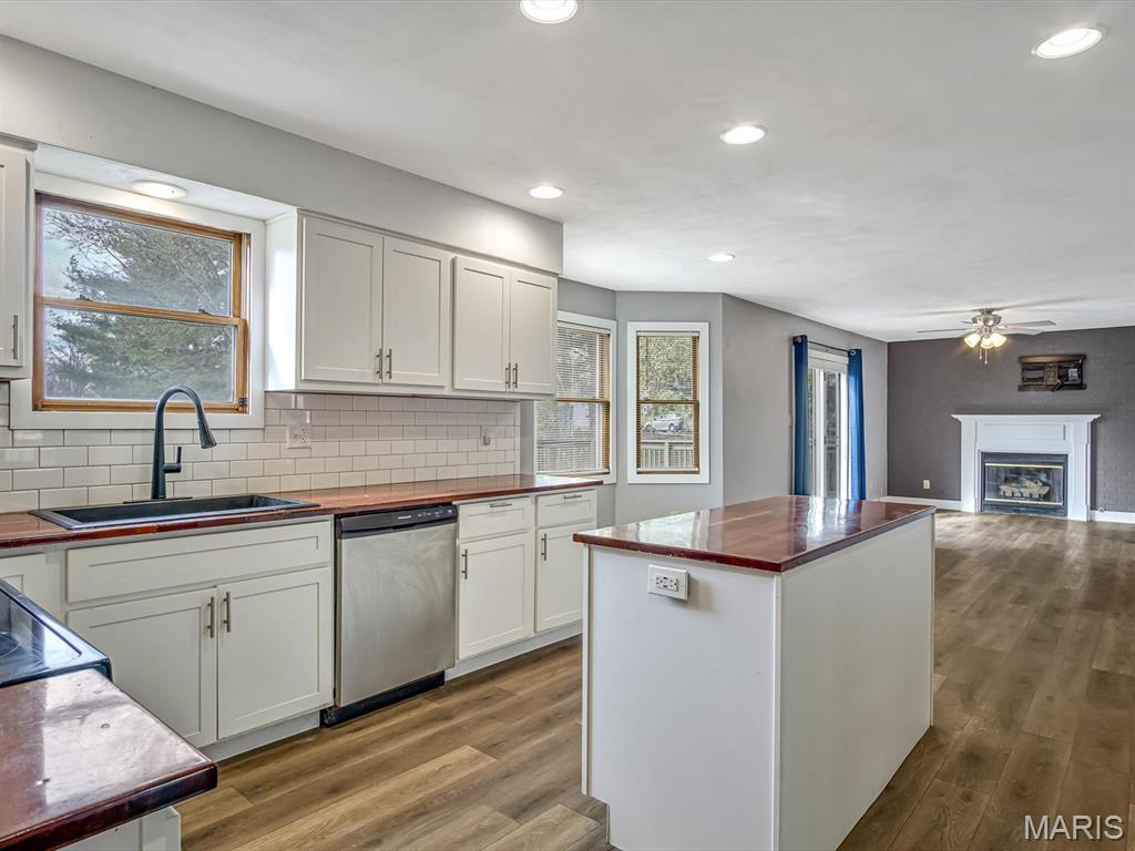 607 Buckingham Drive Troy, IL 62294 - Photo 12 of 31