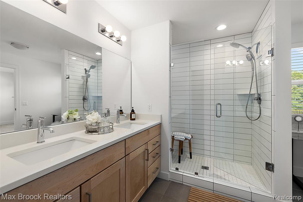 4260 Kent Road Royal Oak, MI 48073 - Photo 27 of 54 Gallery Image 27