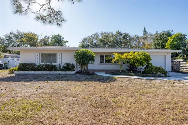 $615,000 | 5201 Stevens Drive, Sarasota, FL 34234