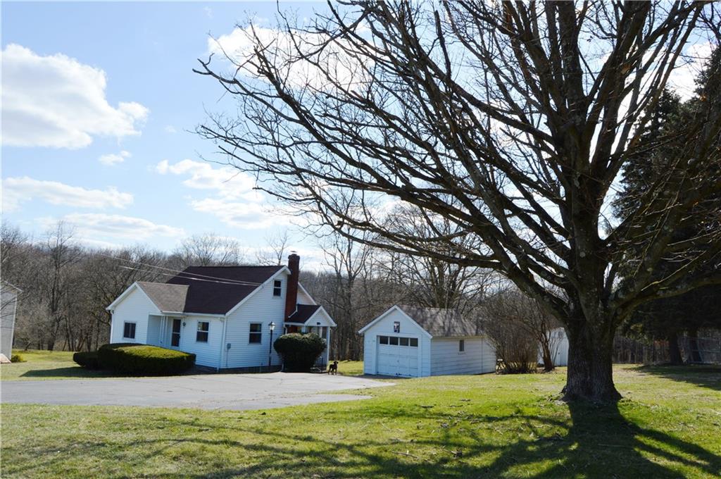 204 Saxonburg Road Butler, PA 16002 - Photo 2 of 25