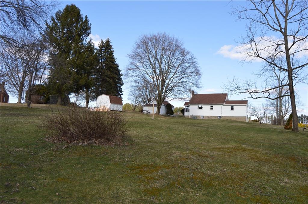 204 Saxonburg Road Butler, PA 16002 - Photo 4 of 25
