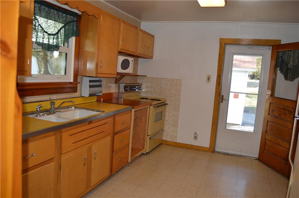 204 Saxonburg Road Butler, PA 16002 - Photo 7 of 25