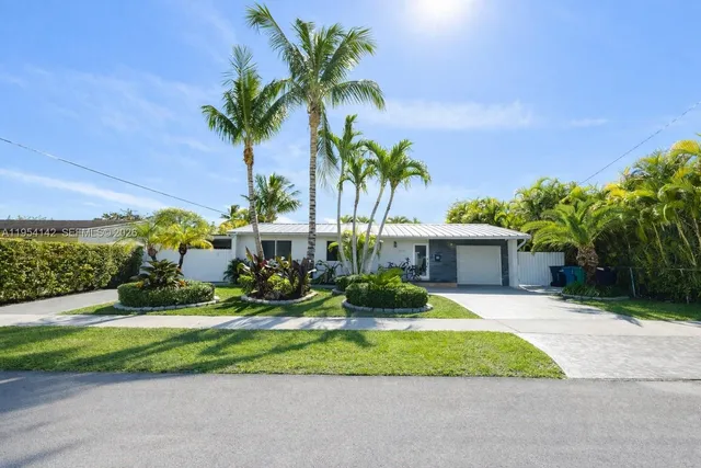 $850,000 | 9510 Southwest 45th Street, Miami, FL 33165