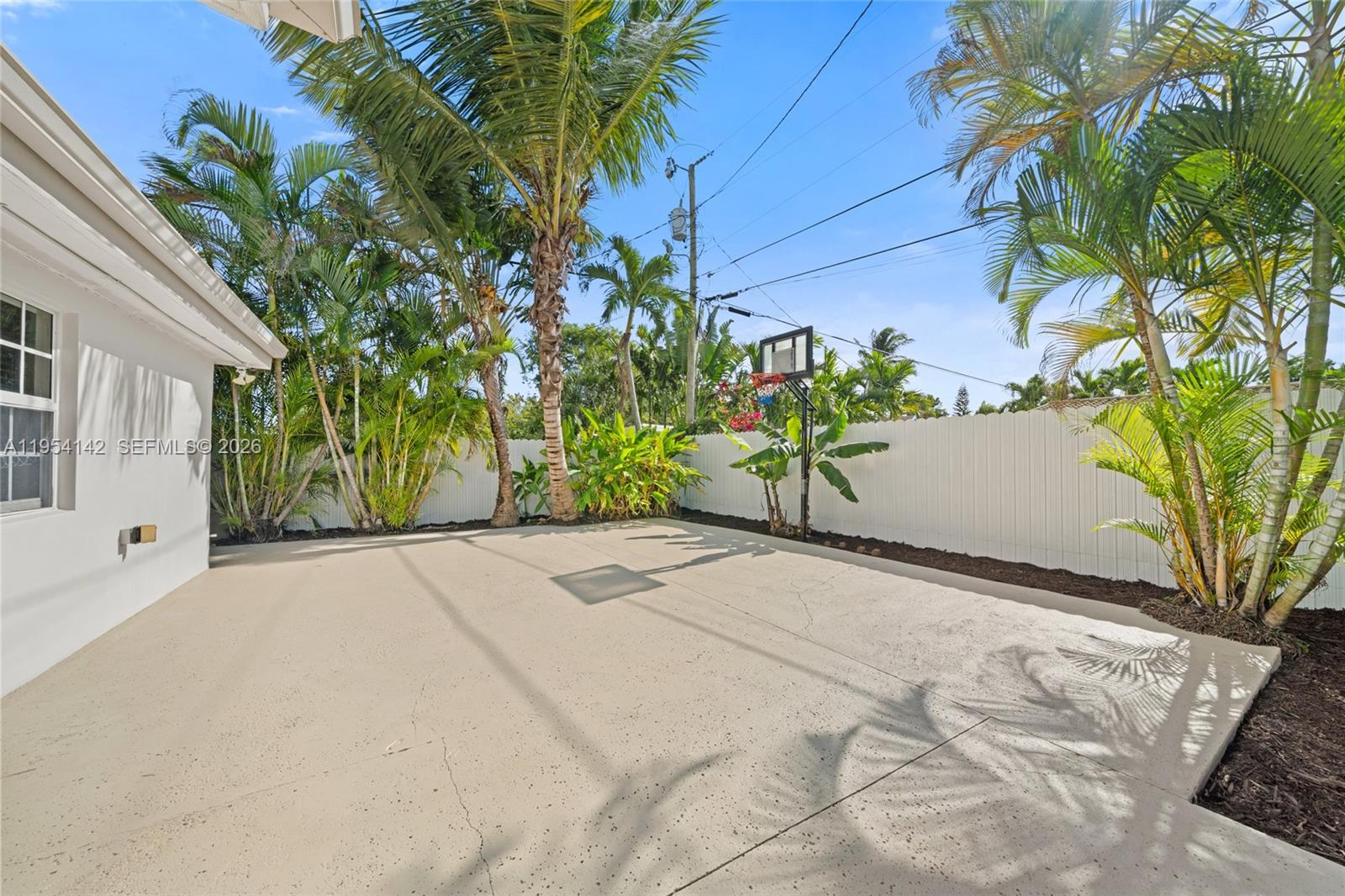 9510 Southwest 45th Street Miami, FL 33165 - Photo 14 of 30