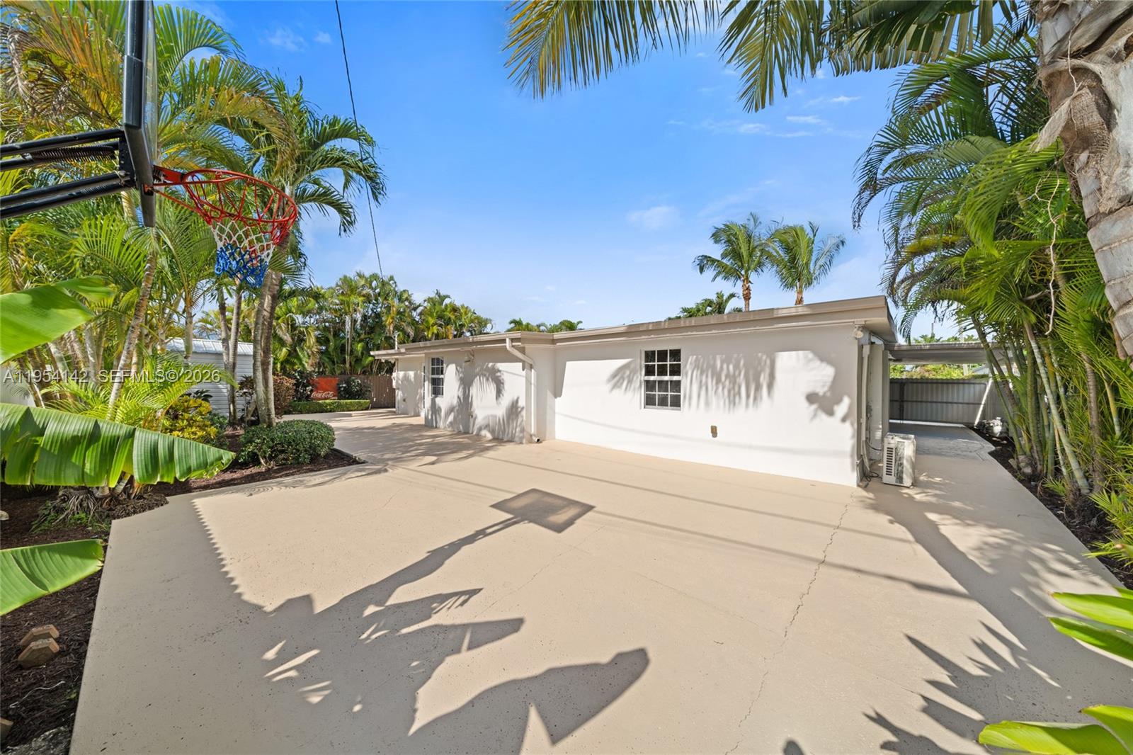 9510 Southwest 45th Street Miami, FL 33165 - Photo 15 of 30