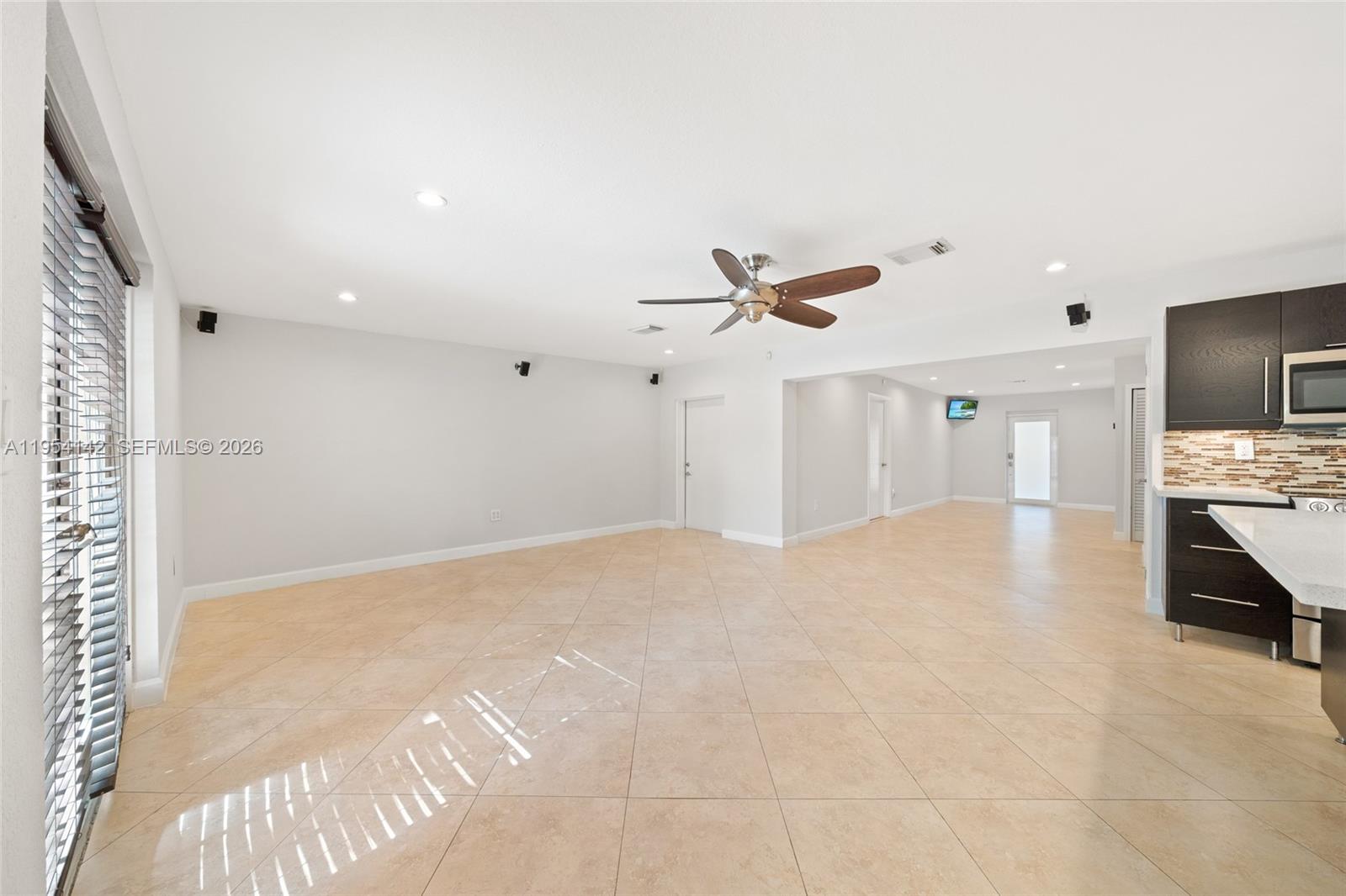 9510 Southwest 45th Street Miami, FL 33165 - Photo 8 of 30