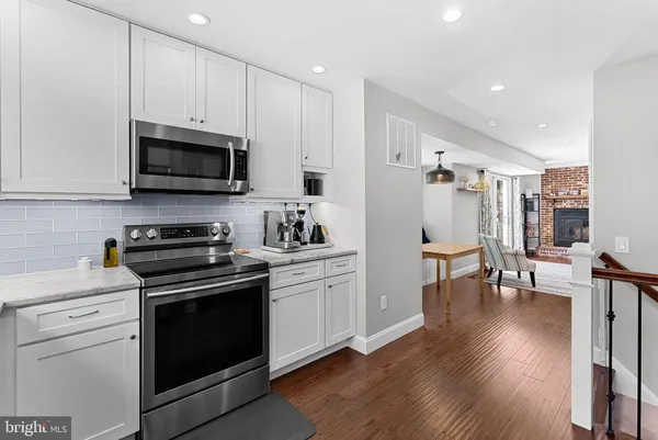 $825,000 | 1100 Jeff Ryan Drive, Herndon, VA 20170
