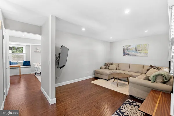 $825,000 | 1100 Jeff Ryan Drive, Herndon, VA 20170