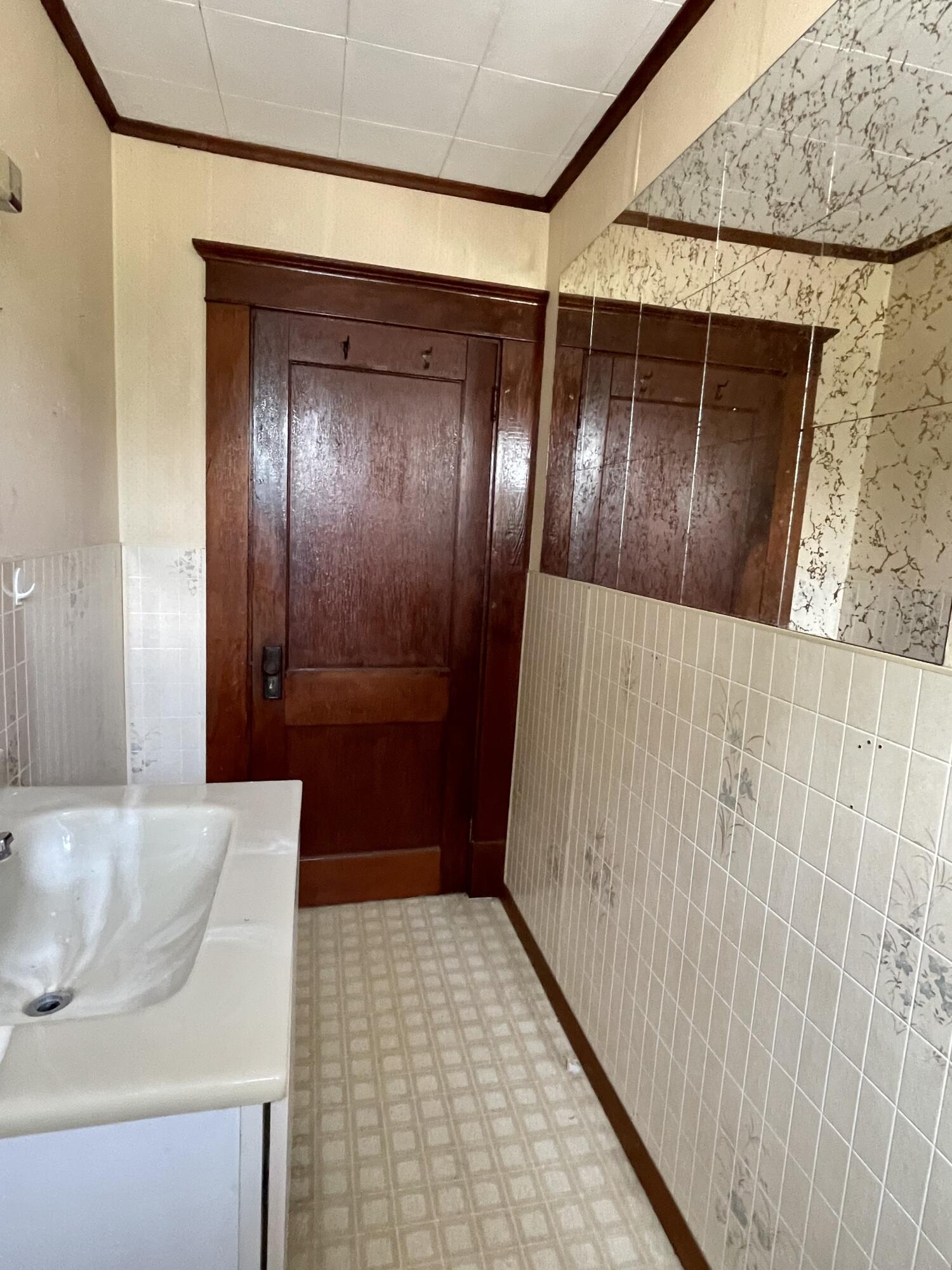 112 Bates Street Millinocket, ME 04462 - Photo 28 of 44 91550D7D-88B1-4FF9-B7A3-A78865449450