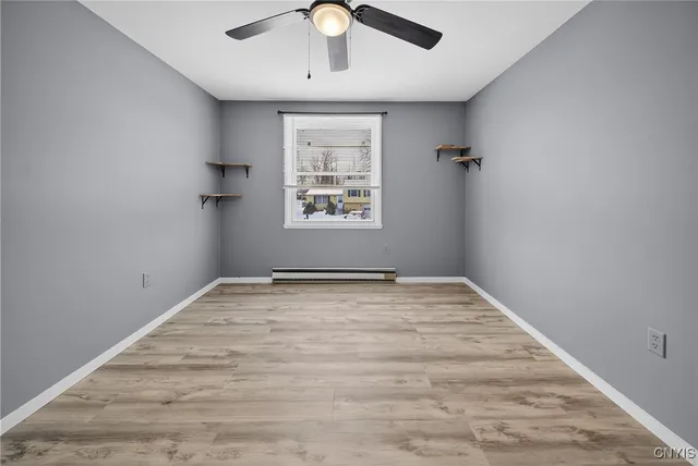 $279,900 | 4041 Winterpark Drive, Clay, NY 13090