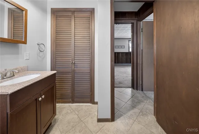 $279,900 | 4041 Winterpark Drive, Clay, NY 13090