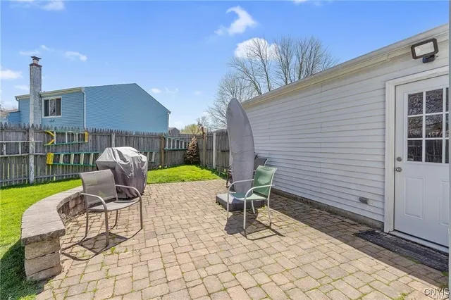 $279,900 | 4041 Winterpark Drive, Clay, NY 13090