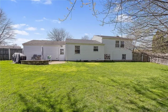 $279,900 | 4041 Winterpark Drive, Clay, NY 13090