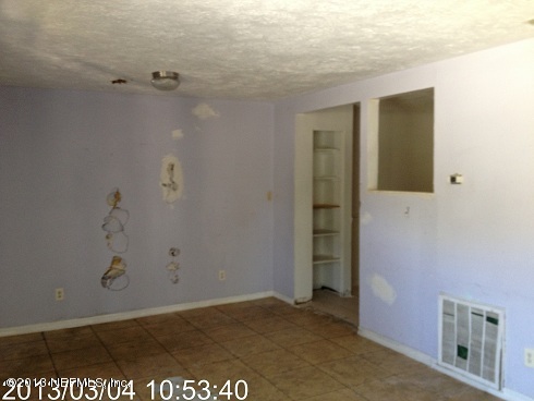 9834 Arnold Road Jacksonville, FL 32246 - Photo 2 of 8 2livingroom1