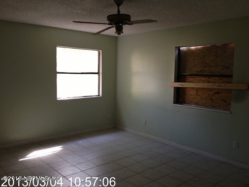 9834 Arnold Road Jacksonville, FL 32246 - Photo 5 of 8 5familyroom2