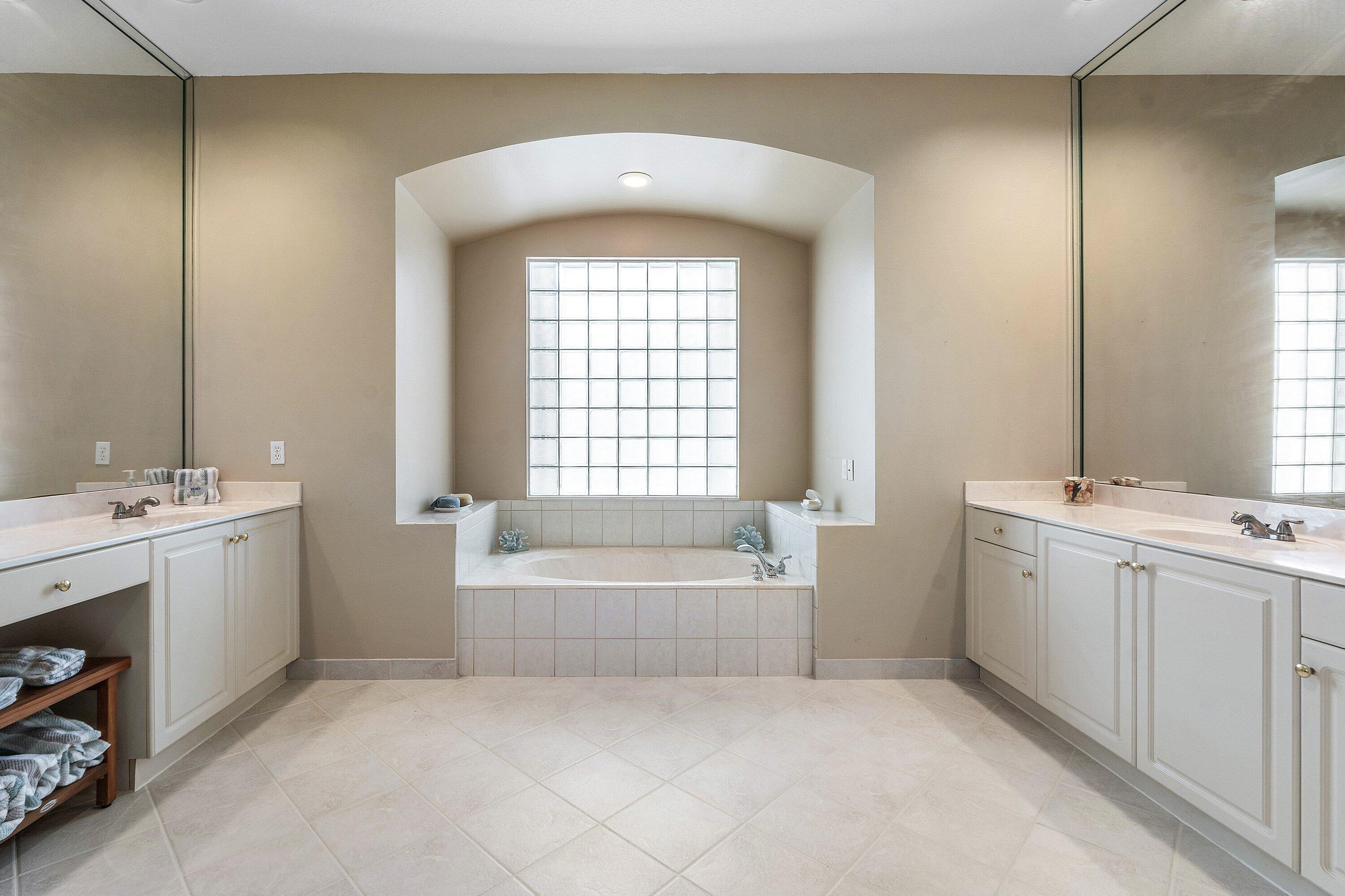 11130 Silver Ridge Street Wellington, FL 33449 - Photo 21 of 54 024-11130SilverRidgeStreet-Wellington-FL