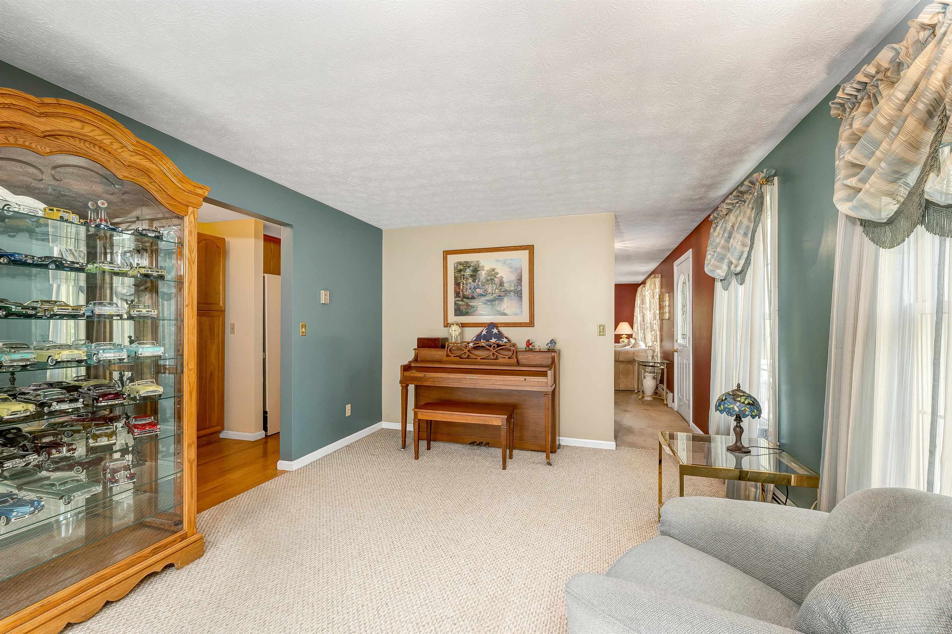 5 Benoit Avenue Pelham, NH 03076 - Photo 12 of 40 Gallery Image 12