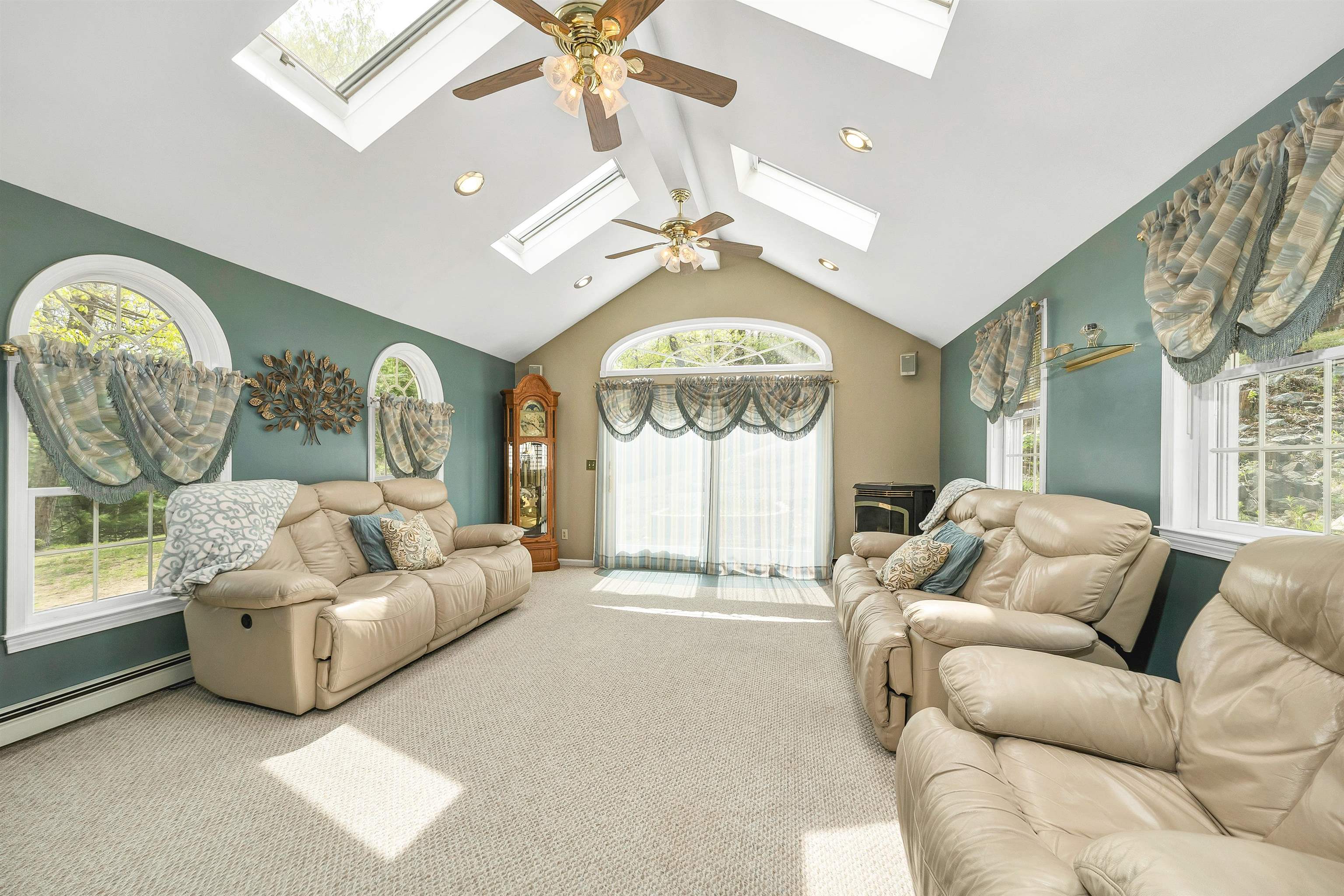 5 Benoit Avenue Pelham, NH 03076 - Photo 13 of 40 Gallery Image 13