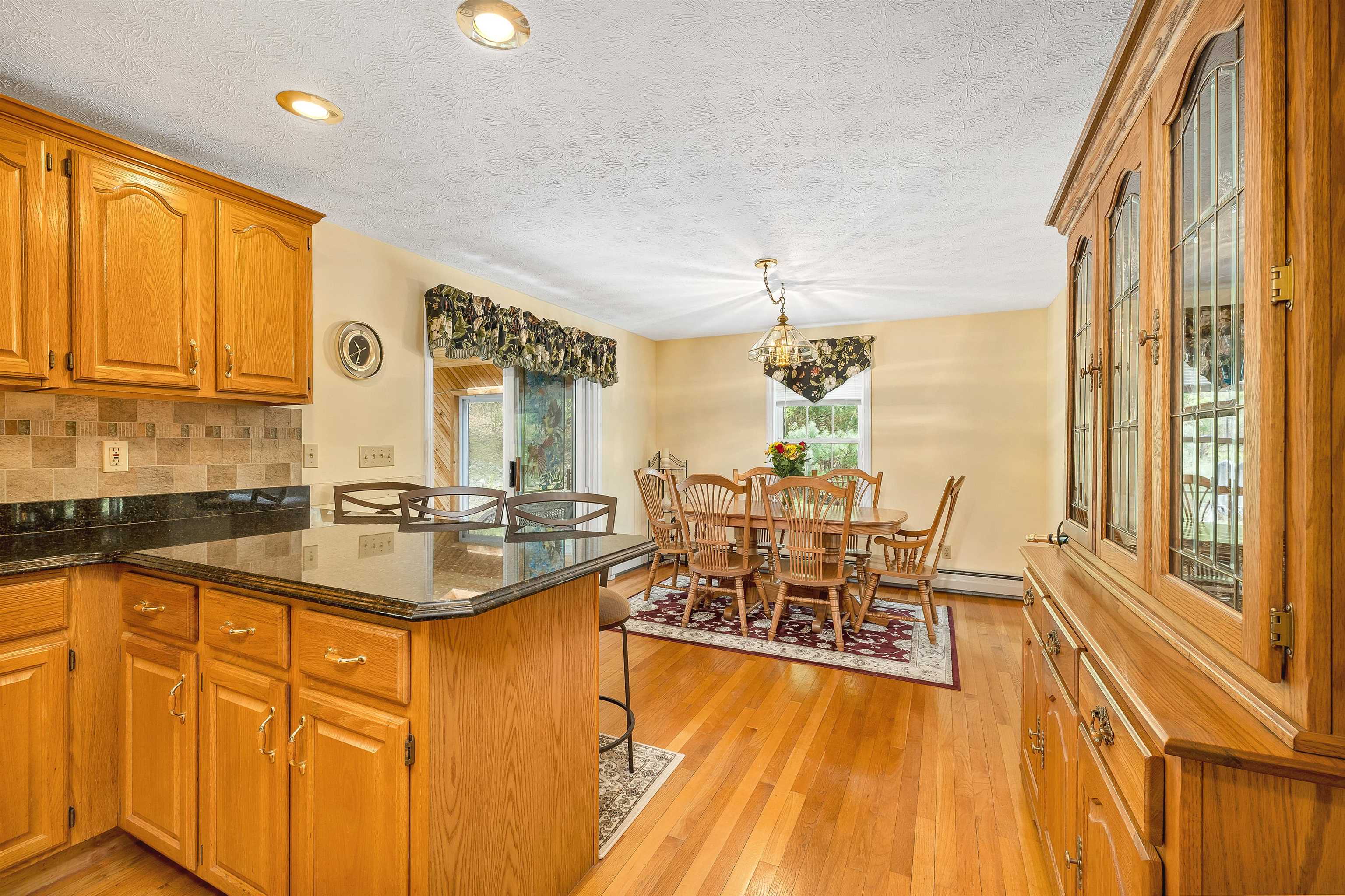 5 Benoit Avenue Pelham, NH 03076 - Photo 6 of 40 Gallery Image 6